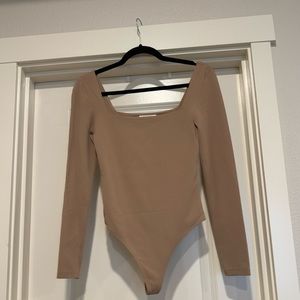 Aritzia Babaton long sleeve square neck bodysuit size S